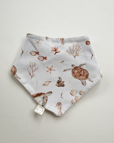 S:S reversible turtle bib (one size)
