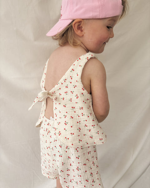 cherry gilet/top