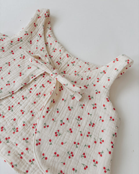 cherry gilet/top