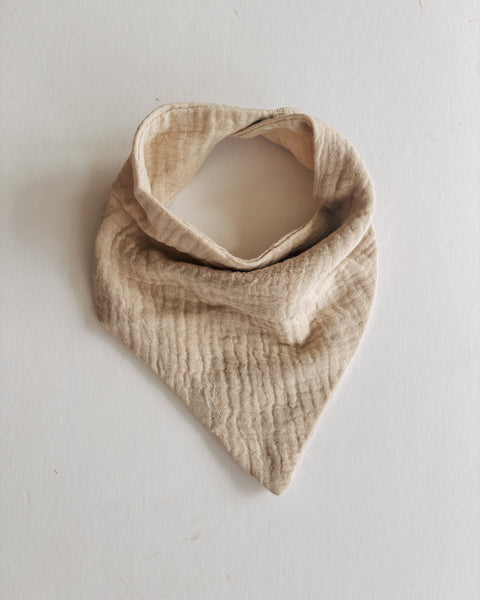 beige muslin bandana bib