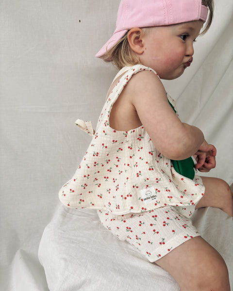 cherry gilet/top
